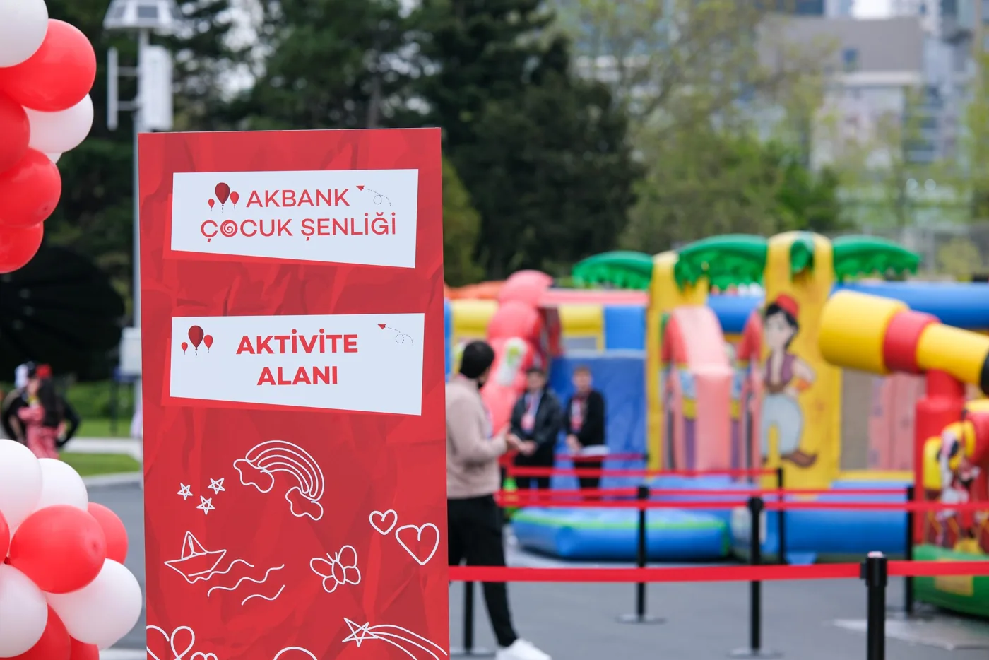 Panayır Var ailesinin Akbank Çocuk Şenliği etkinliğinden bir an